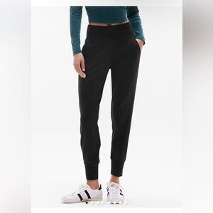 Athleta Venice High Rise Jogger All-way stretch fabric with a no-dig sold